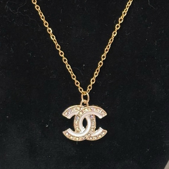 CC stamped zipper pull on unbranded necklace - Picture 1 of 6
